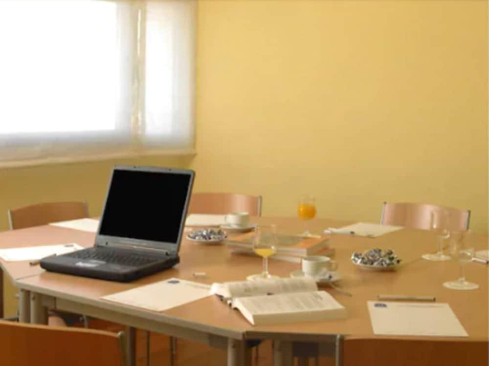 Torrejón de Ardoz Hostal Torrejon מראה חיצוני תמונה